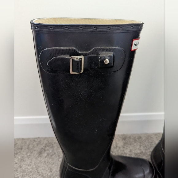 Hunter Glossy Black Women's Rain Boots - Picture 6 of 9